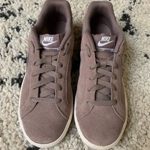 Women’s Nike Court Royale